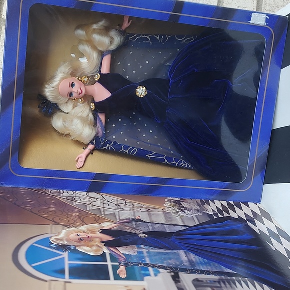 SAPPHIRE DREAM BARBIE/1995 - Picture 1 of 12
